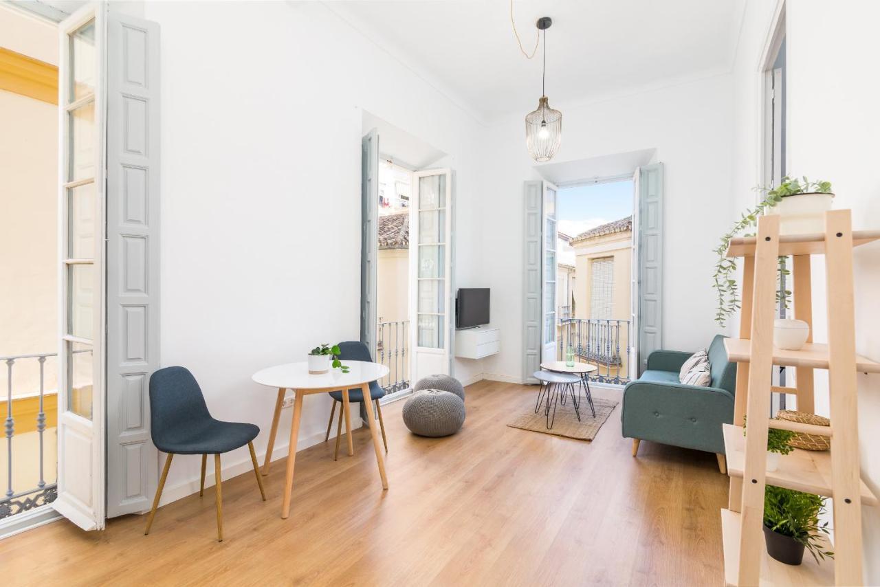Suite Homes Apartamentos Plaza De La Merced Малага Экстерьер фото