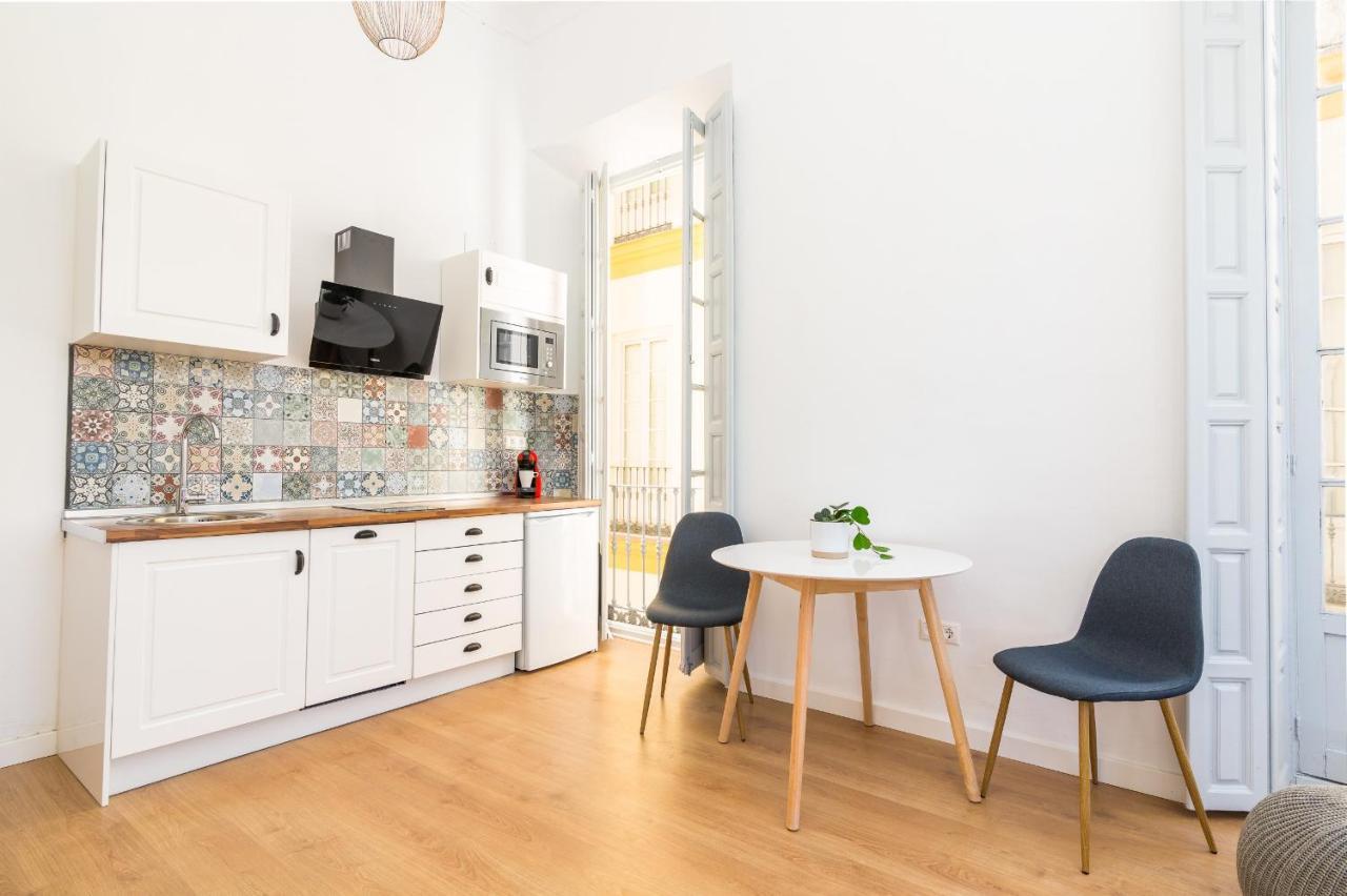 Suite Homes Apartamentos Plaza De La Merced Малага Экстерьер фото