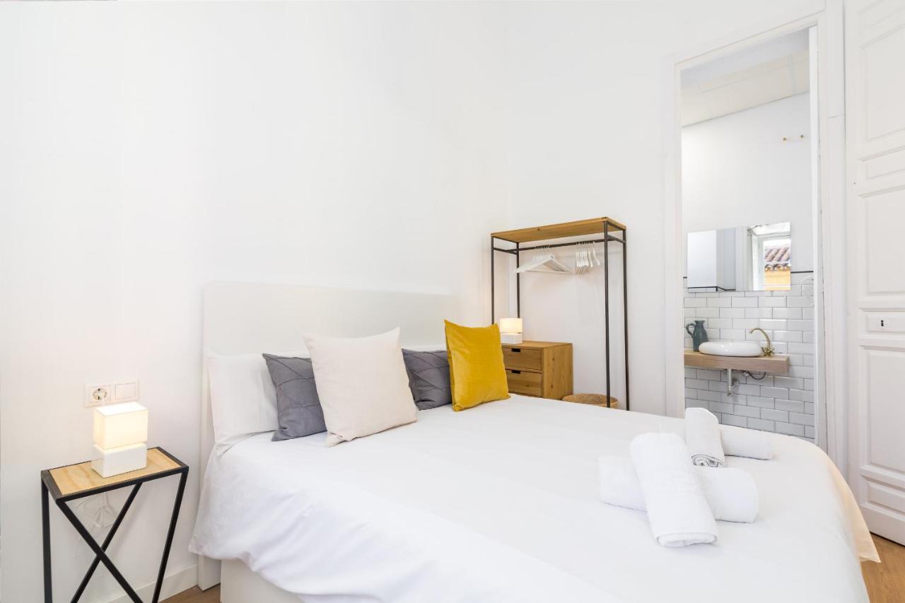 Suite Homes Apartamentos Plaza De La Merced Малага Экстерьер фото